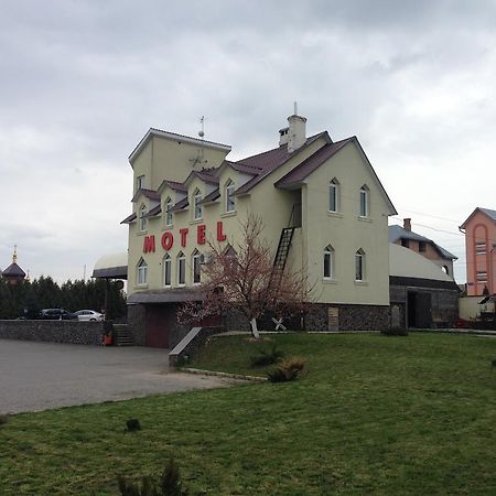 Formula Plus Motel Luck Kültér fotó